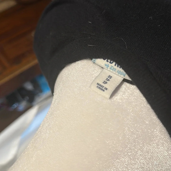 black Old Navy button down cardigan size xs - Picture 3 of 3